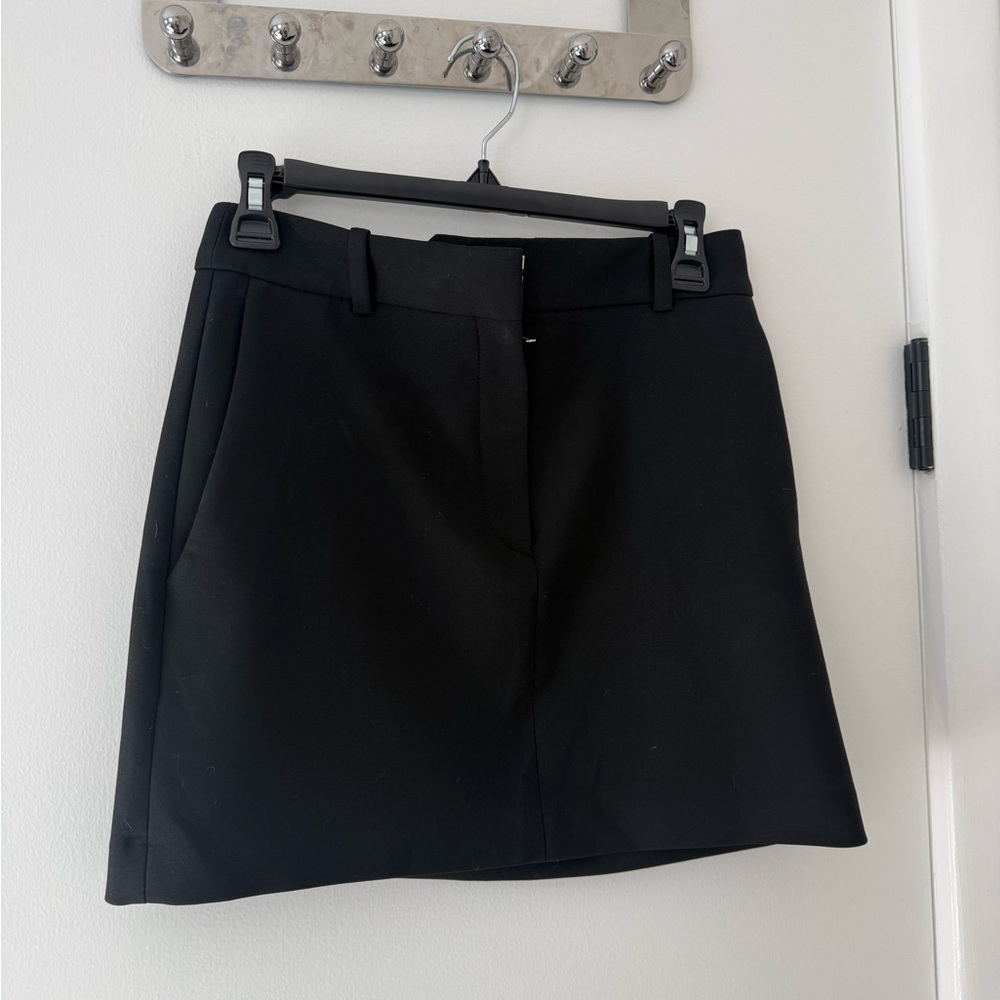 Aritzia Chisel Mini Skirt Sz 2